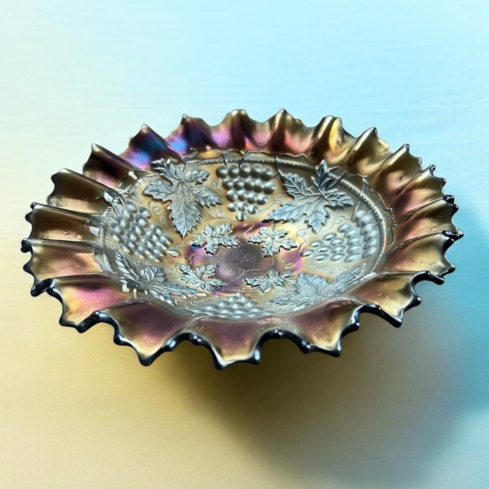 Vintage Carnival Glass Northwood "Grape & Cable" Amethyst Glass Bowl - Picture 1 of 8